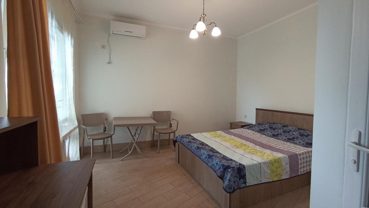 Guest House Karla Kobuleti Esterno foto