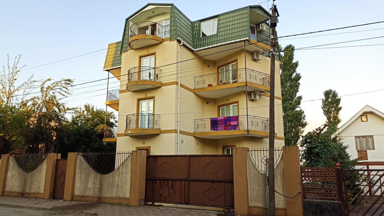 Guest House Karla Kobuleti Esterno foto