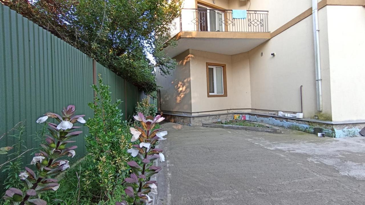 Guest House Karla Kobuleti Esterno foto